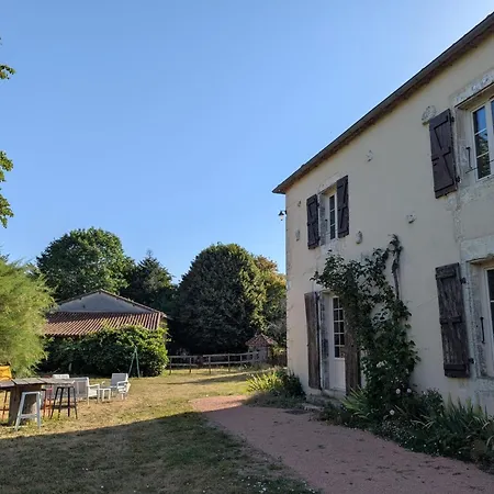 Casa vacanze Maison Familiale De Campagne, Animaux Bienvenus - Fr-1-653-296 Saint-Mary (Charente)